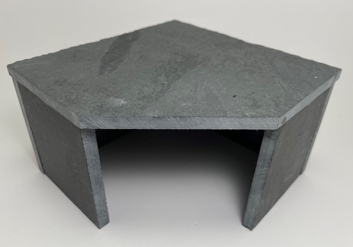 Slate Cave Bottomless Hide 6x6x3.5"