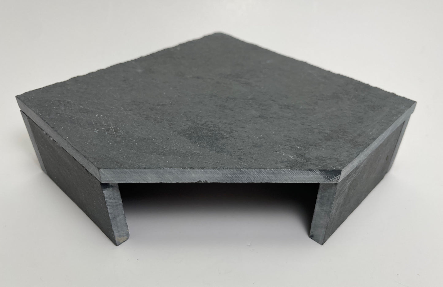 Slate Cave Bottomless Hide 6x6x2"