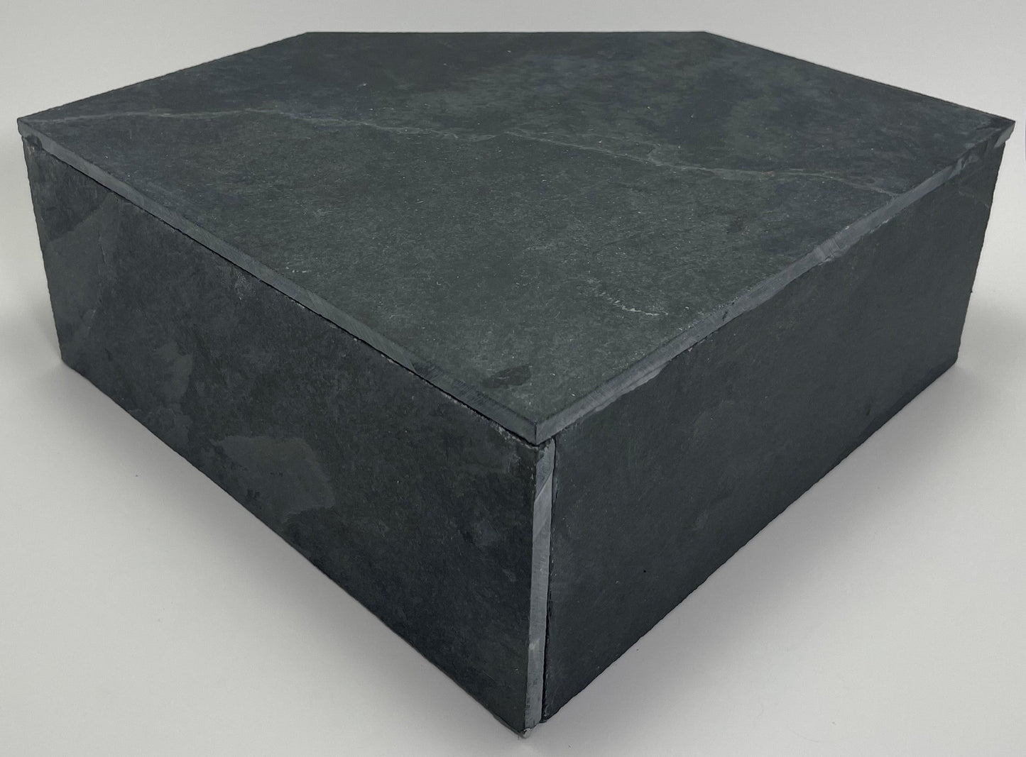 Slate Cave Bottomless Hide 10x10x4"